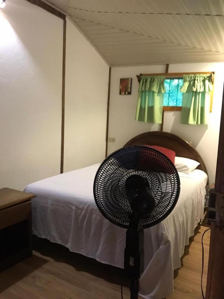 Hotel Mal Pais Surf Camp Playa Santa Teresa  Exteriér fotografie